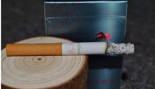 黃鶴樓游泳回歸，爺爺輩最喜愛(ài)的香煙品牌