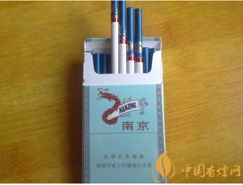 過(guò)年待客買(mǎi)什么香煙好，中華撐場(chǎng)面軟云看內(nèi)在