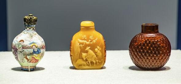 蜜蠟鼻煙壺怎樣 蜜蠟鼻煙壺市場的價位