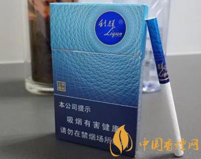 利群休閑系第一款細(xì)支高價(jià)煙僅僅是官方報(bào)價(jià)就達(dá)到了100元一包！